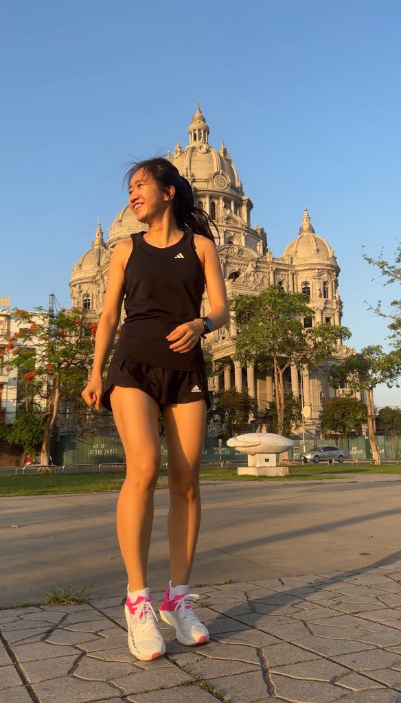 chạy bộ có làm to chân không